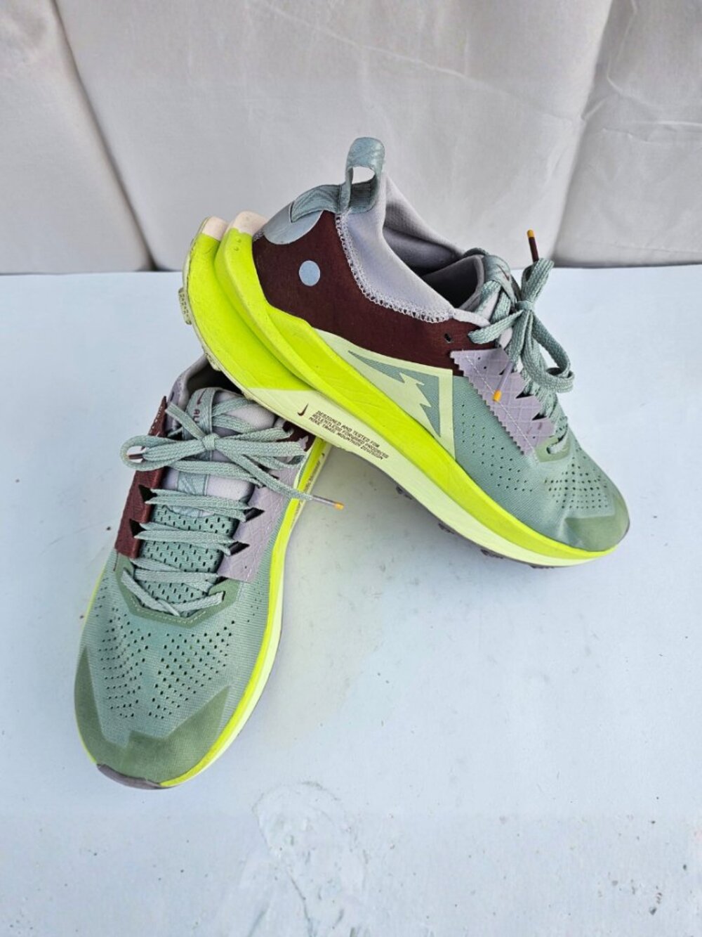 Nike Zegama 2 Women's Trail Running Shoes - Size 11 - 'Jade Horizon Cyber'